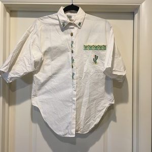 🍀Vintage blouse with southwest theme by Soho